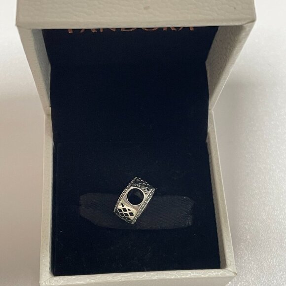 Pandora Dubai Exclusive Charm Bead - Picture 5 of 5